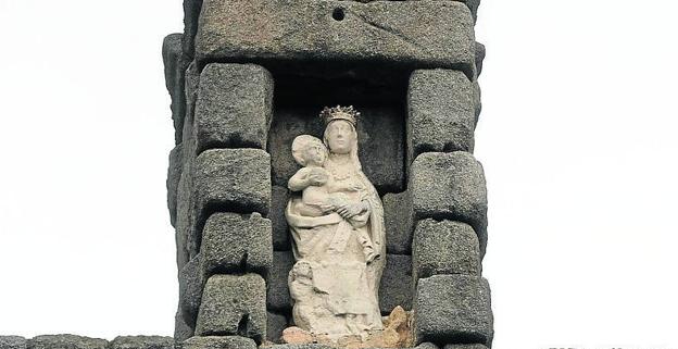 Virgen del acueducto de Segovia